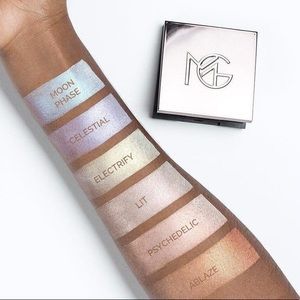 💜Icy Violet Duochrome Highlighter in Celestial